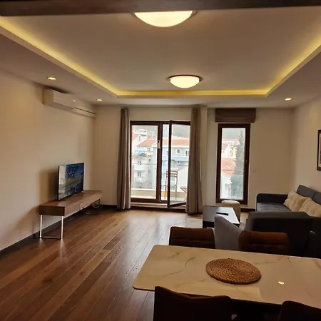 Skyaprt77m Jacuzzi Апартаменты