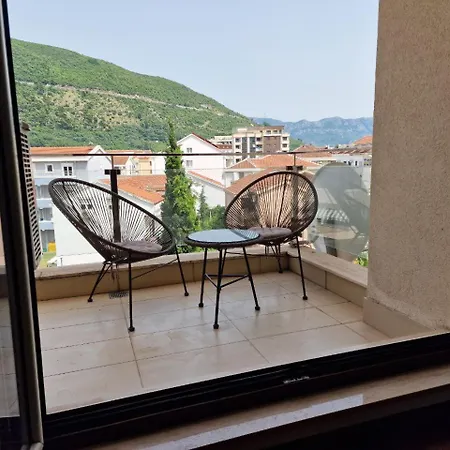 Апартаменты Skyaprt77m Jacuzzi Будва
