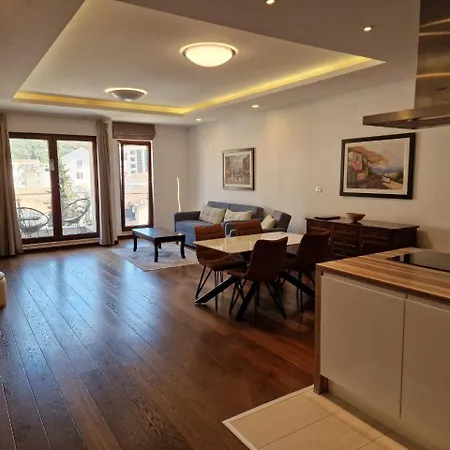 Apartment Skyaprt77m Jacuzzi